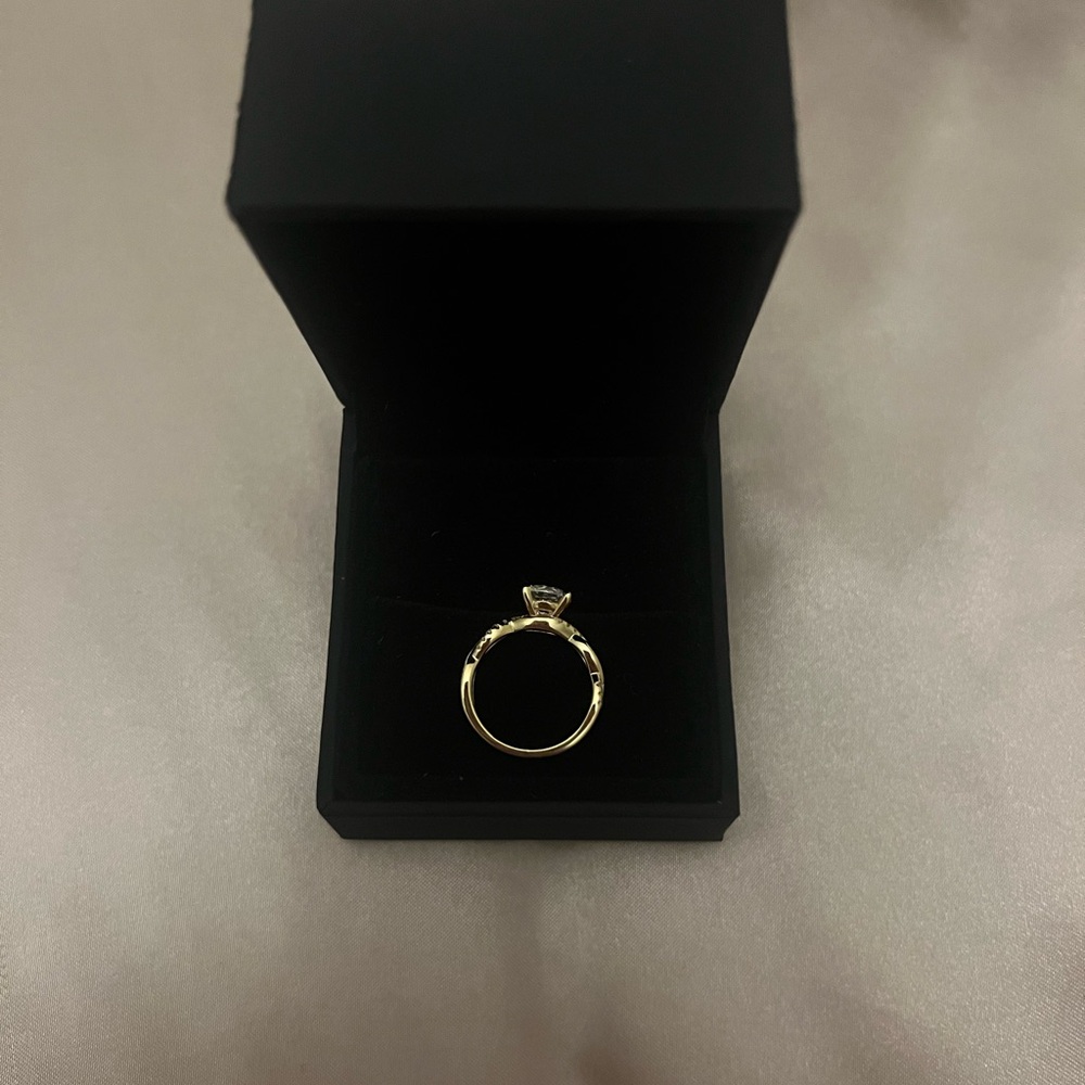 Ring - Picture 5 of 13